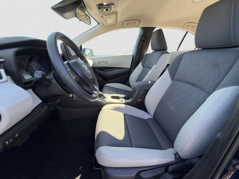 Used 2025 Toyota Corolla LE image 10