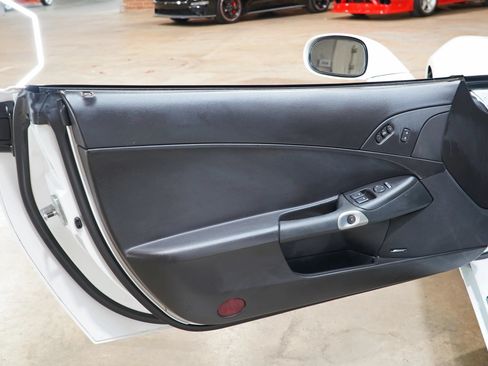 Used 2007 Chevrolet Corvette Coupe w/ Preferred Equipment Group RWD image 45