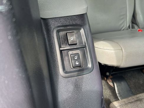 Used 2013 Toyota Sequoia Limited AWD/4WD image 21