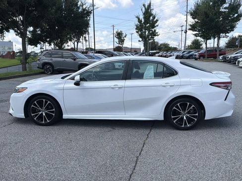 Used 2019 Toyota Camry SE FWD image 4
