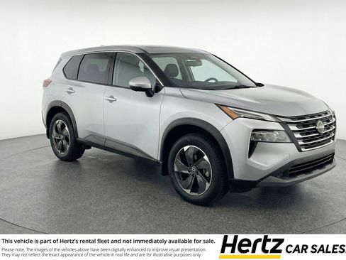 Used 2025 Nissan Rogue SV image 1