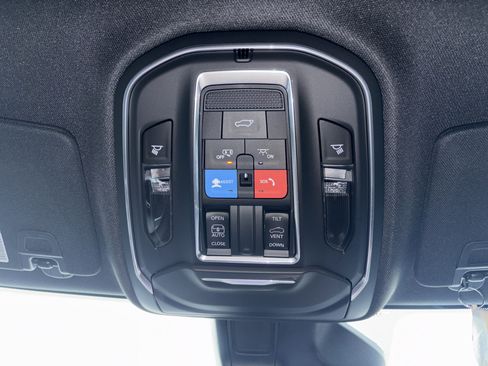 New 2025 Jeep Grand Cherokee Laredo X w/ Luxury Tech Group I image 29