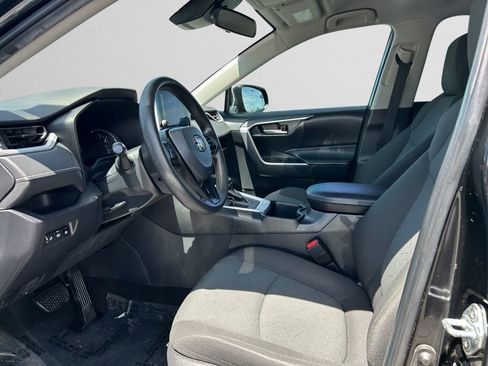 Used 2024 Toyota RAV4 XLE FWD image 29