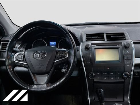 Used 2015 Toyota Camry SE image 22
