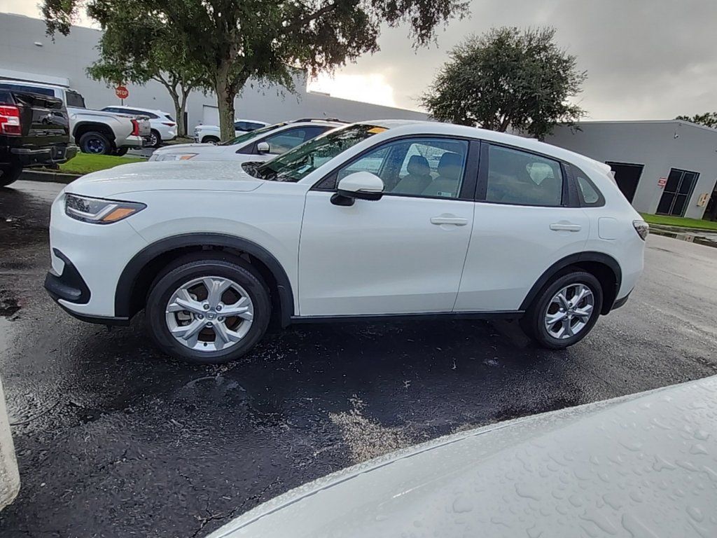 Used 2024 Honda HR-V LX image 9