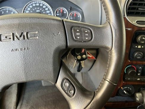 Used 2004 GMC Envoy SLT image 30