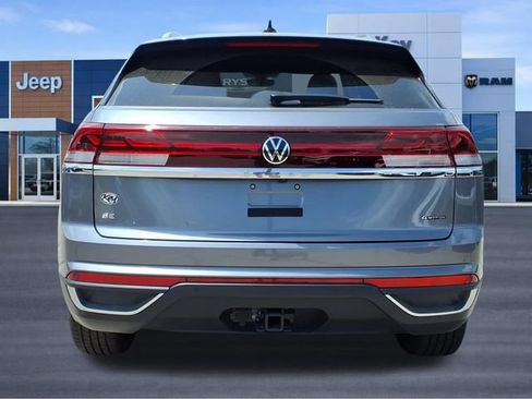 Used 2024 Volkswagen Atlas Cross Sport SE AWD/4WD image 4