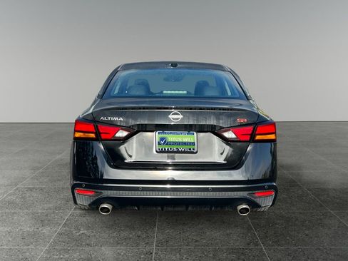 Used 2025 Nissan Altima 2.5 SR FWD image 8