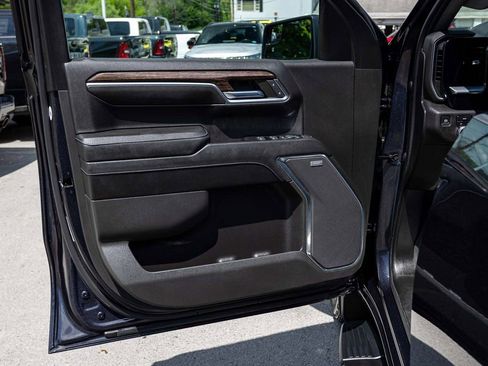 Used 2023 GMC Sierra 1500 Elevation w/ Preferred Package AWD/4WD image 11