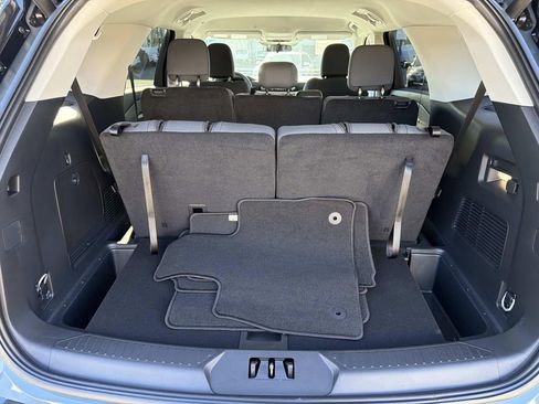 Certified 2025 Ford Explorer Active RWD image 8