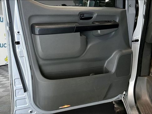Used 2018 Nissan NV 3500 SL image 8
