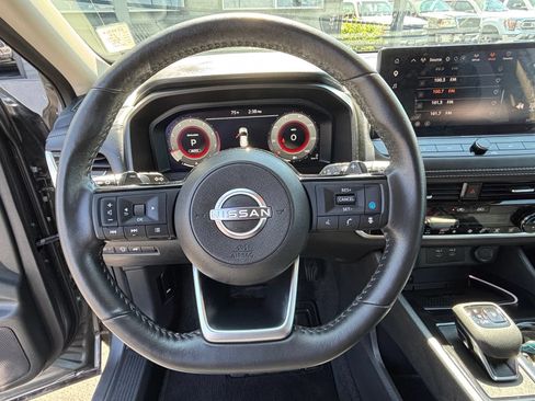 Used 2024 Nissan Rogue SL w/ SL Premium Package AWD/4WD image 16