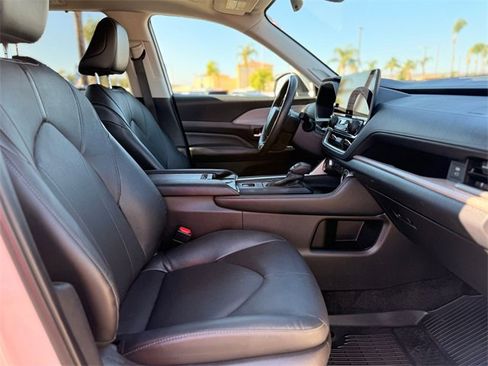 Used 2024 Toyota Grand Highlander Limited image 23