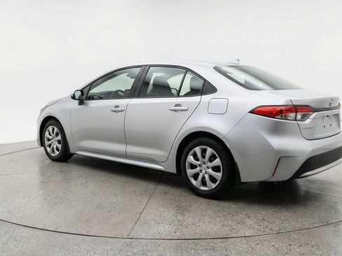 Used 2025 Toyota Corolla LE image 6