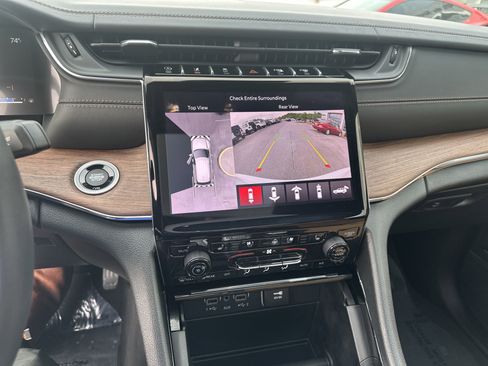 Used 2024 Jeep Grand Cherokee Summit image 36