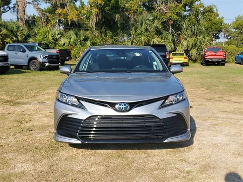 Used 2023 Toyota Camry LE image 5