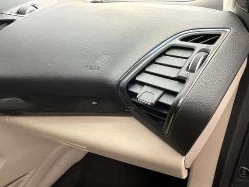 Used 2019 Ford Escape Titanium FWD image 11