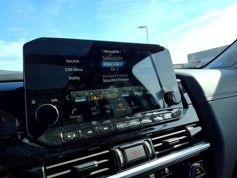 Used 2025 Nissan Pathfinder Platinum w/ Lighting Package (N92) image 28