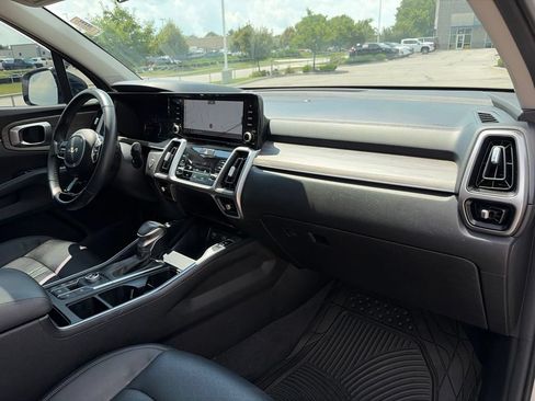 Used 2022 Kia Sorento EX w/ Panoramic Sunroof Package FWD image 29