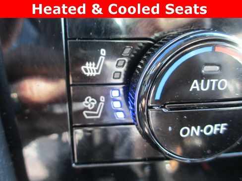 Used 2022 Nissan Armada Platinum w/ Captain's Chairs Package image 17