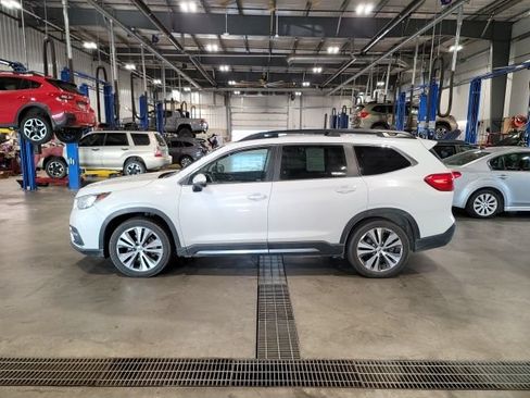 Used 2022 Subaru Ascent Limited w/ Technology Package AWD/4WD image 4