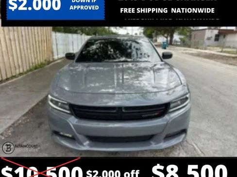 Used 2019 Dodge Charger SXT image 2