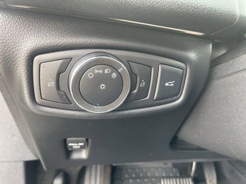 Used 2016 Lincoln MKZ FWD image 18