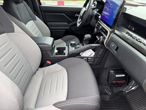 Certified 2025 Toyota Tacoma TRD Off-Road w/ TRD Off Road Upgrade Package image 13