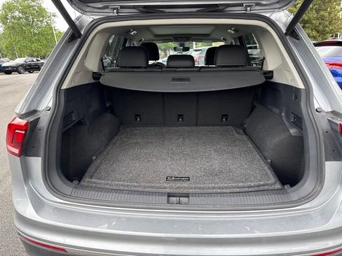 Used 2021 Volkswagen Tiguan SEL AWD/4WD image 16