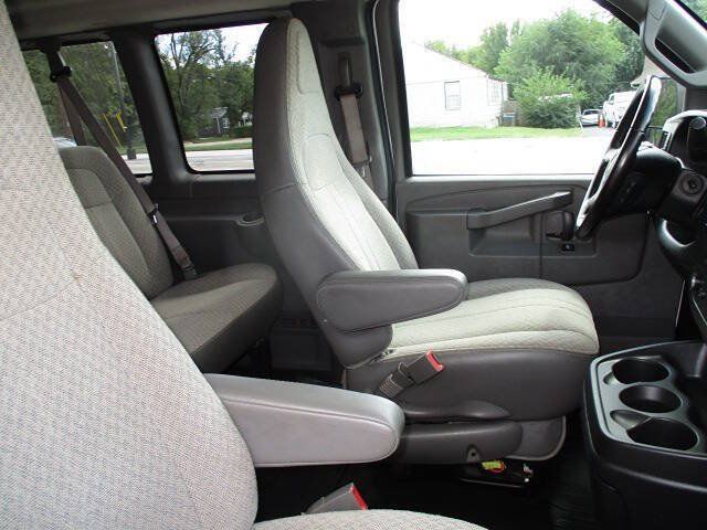 Used 2018 Chevrolet Express 3500 LT w/ LT Preferred Equipment Group RWD image 25