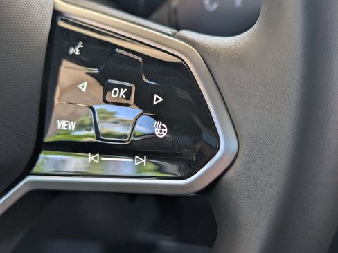 Used 2025 Volkswagen ID. Buzz Pro S Plus RWD image 37