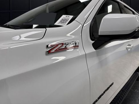Used 2023 Chevrolet Suburban Z71 w/ Luxury Package image 39