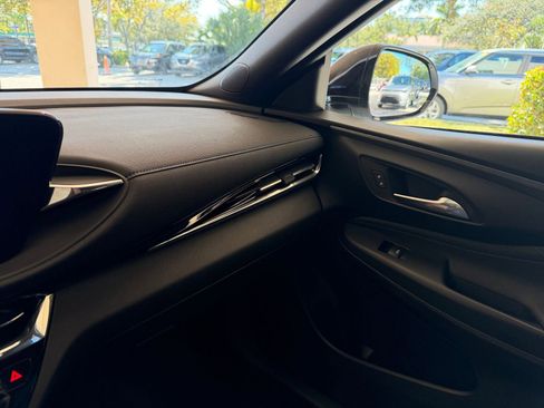 Used 2025 Buick Envista Sport Touring image 29