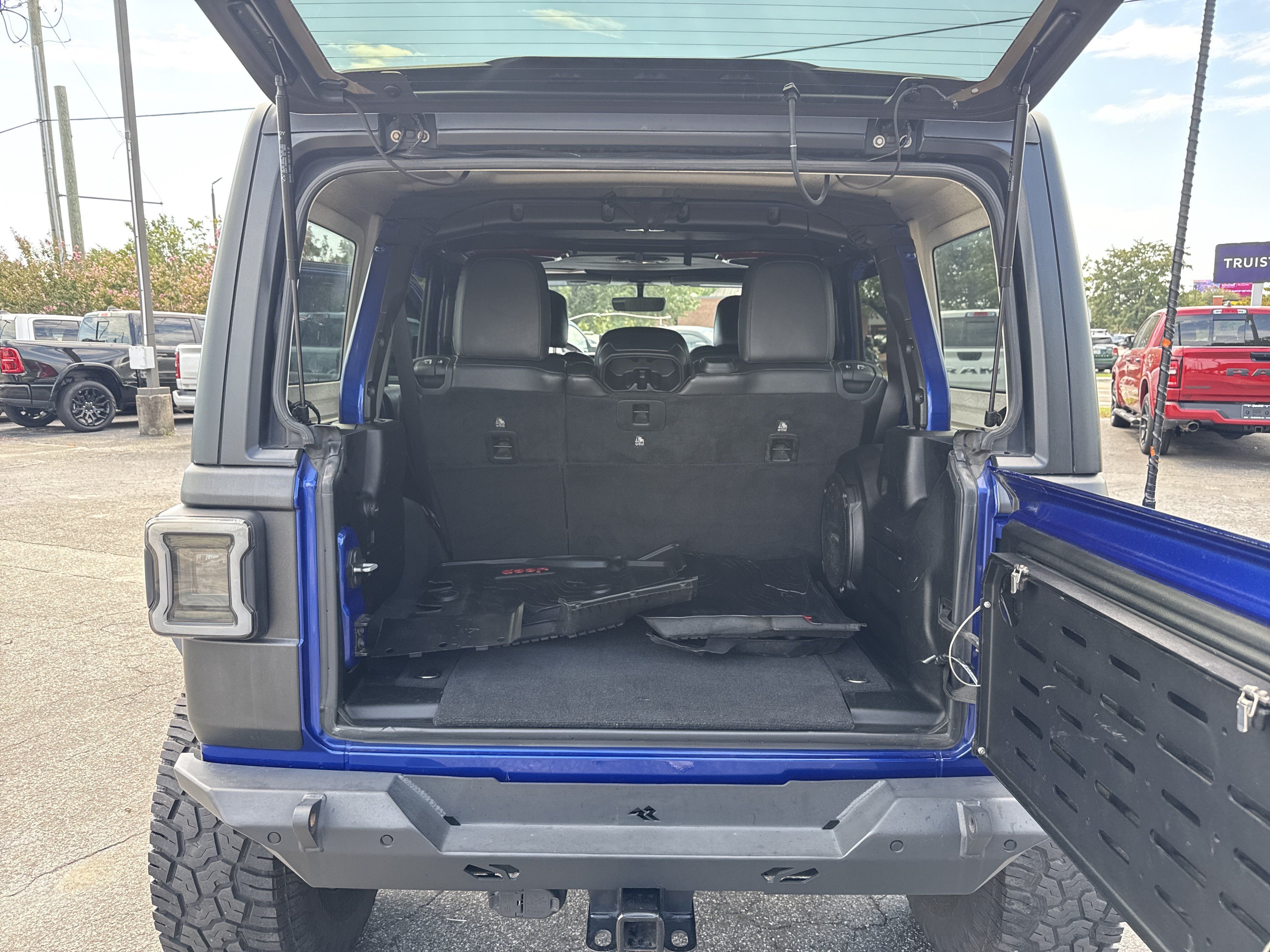 Used 2018 Jeep Wrangler Unlimited Rubicon AWD/4WD image 31