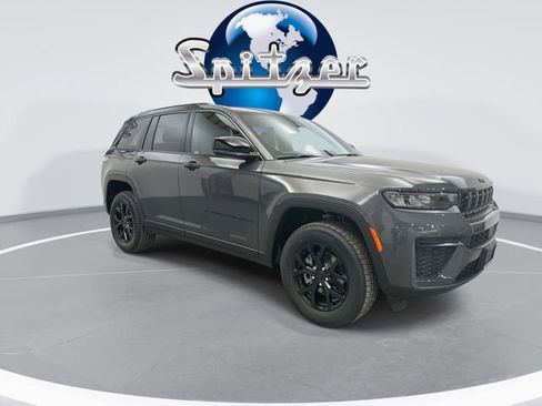 New 2026 Jeep Grand Cherokee Altitude image 3