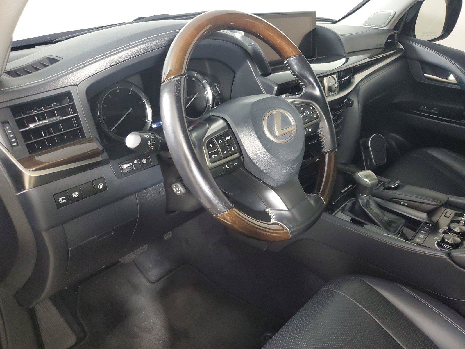 Used 2018 Lexus LX 570 4WD image 24