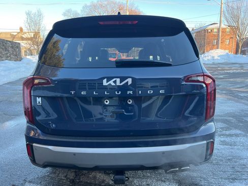 Used 2023 Kia Telluride S w/ S Sunroof Package image 4