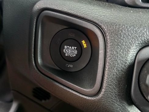 Used 2025 Jeep Wrangler Unlimited Sahara w/ Safety Group AWD/4WD image 15