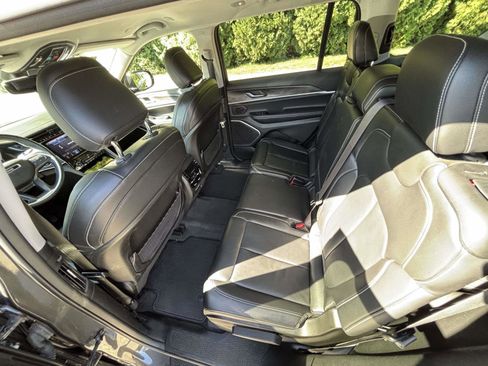 Used 2022 Jeep Grand Cherokee L Limited image 15