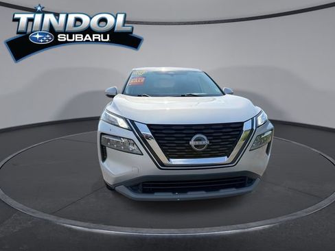 Used 2023 Nissan Rogue SV FWD image 2