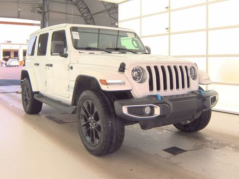 Used 2022 Jeep Wrangler Unlimited Sahara w/ Cold Weather Group image 3