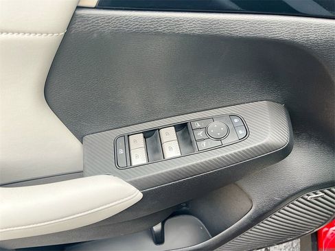 New 2025 Mitsubishi Outlander SE image 18