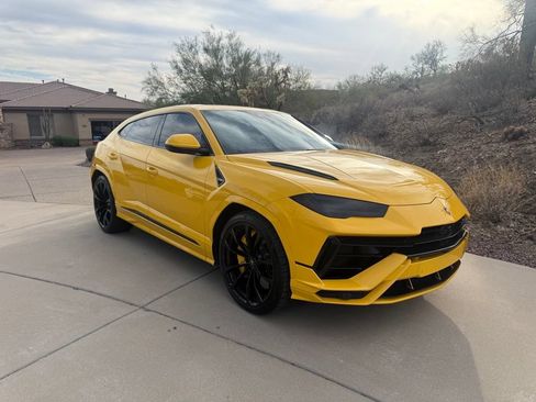 Used 2023 Lamborghini Urus S AWD/4WD image 2