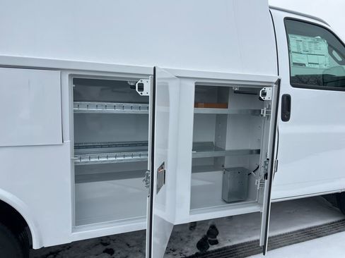 New 2025 GMC Savana 3500 w/ Power Convenience Package RWD image 4