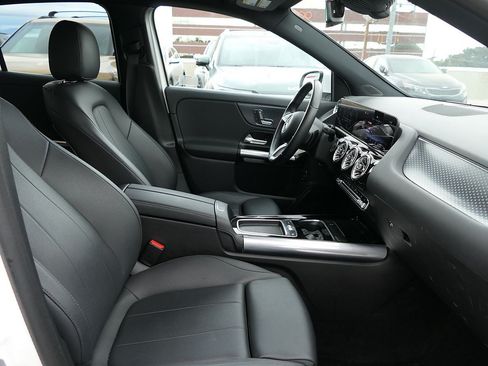 Used 2025 Mercedes-Benz GLA 250 image 25