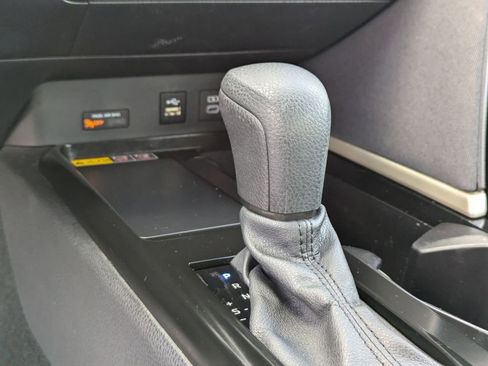 Used 2025 Toyota Camry LE image 23