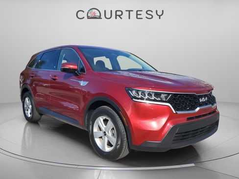 Certified 2023 Kia Sorento LX image 6