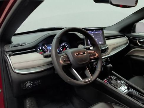 Used 2025 Jeep Compass Limited AWD/4WD image 15