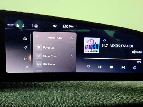 Used 2024 Lucid Air Touring AWD/4WD image 18