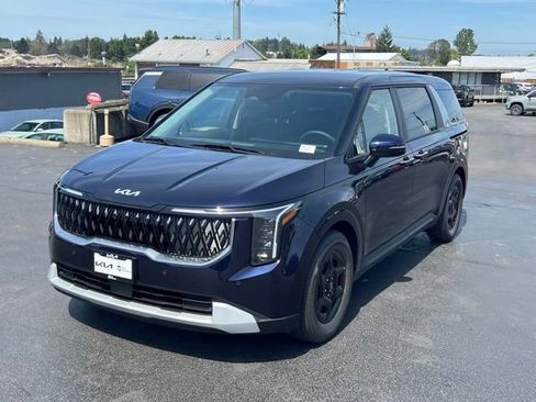 New 2026 Kia Carnival FWD image 3